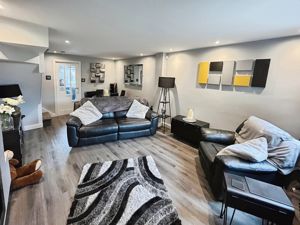 Lounge Diner- click for photo gallery